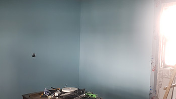 装修 篇二：记房间卫生间装修二，墙面腻子油漆