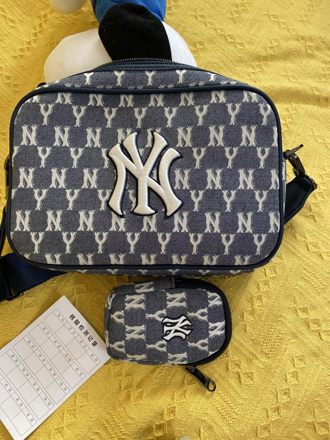 美国职棒大联盟女士斜挎包怎么样 mlb超值老花牛仔风男女通用斜挎包