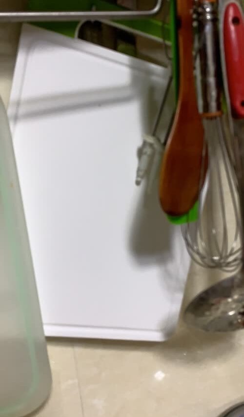 大小中等，切不了很多菜，质量不错。会有划