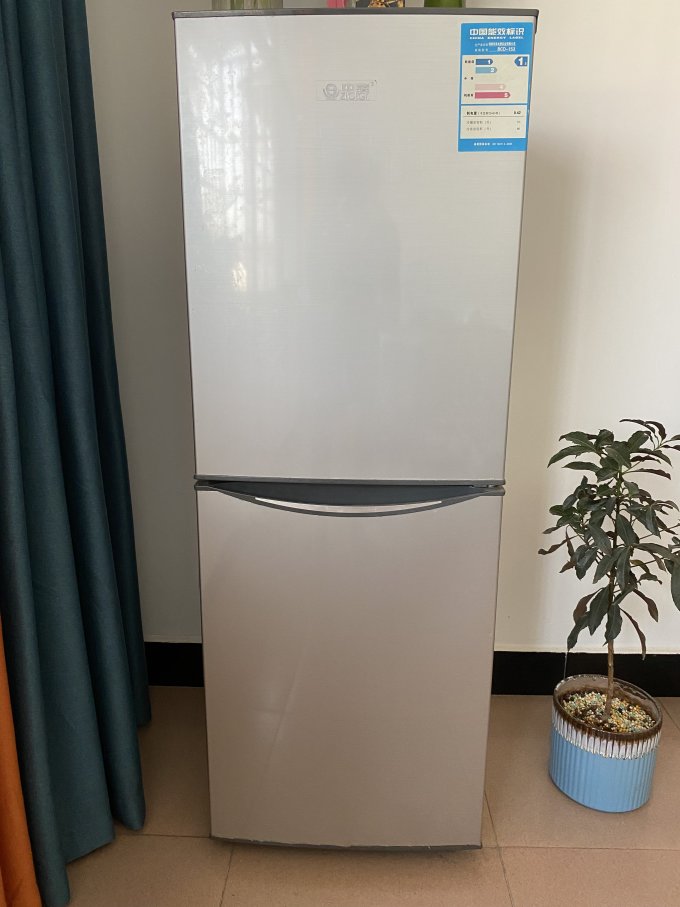 便宜的小冰箱也很好用