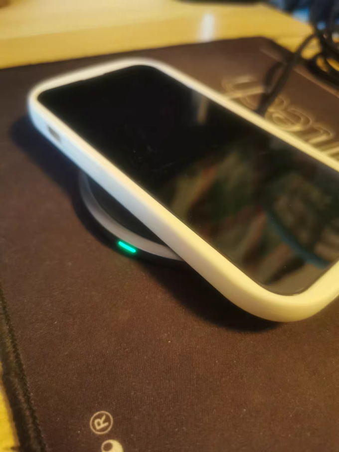 绿联充电器