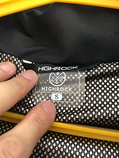 反季800蓬​天石HIGHROCK的户外羽绒服