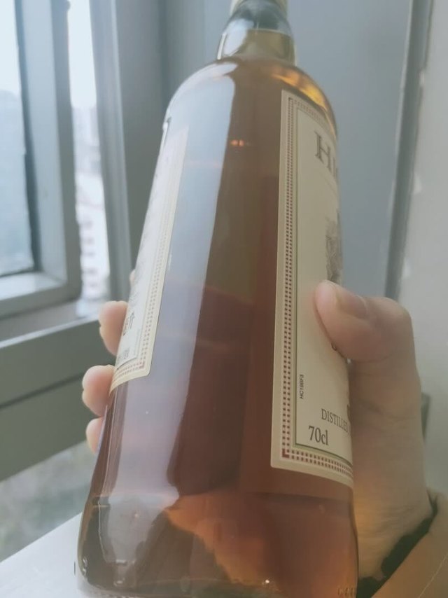 搞活动一起买的,没想到很还可以,口感顺滑