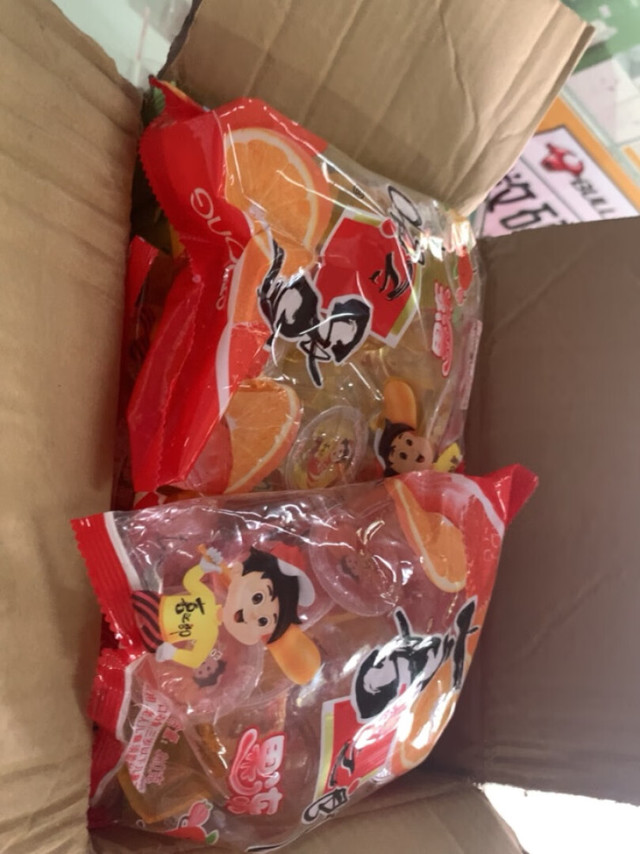超赞，大大的一箱喜之郎果冻果冻