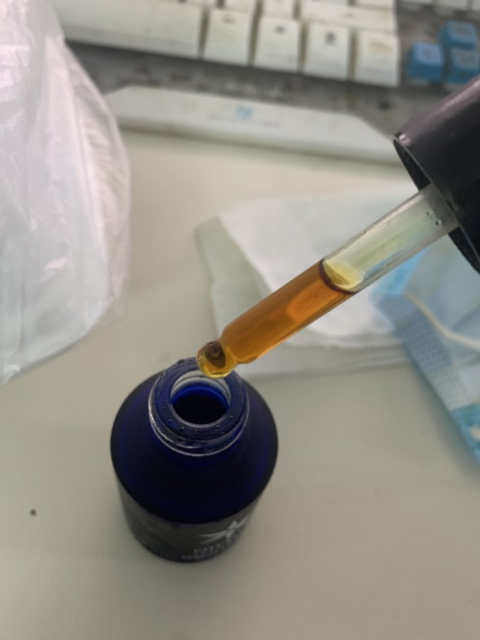滼朵斯精华液