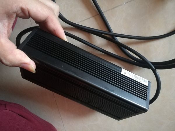 速柯充电器