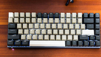 电脑DIY继续走下去 篇四十：纯白背光的紧凑型无线多模机械键盘也可以很有味！雷柏V700-8A轻体验