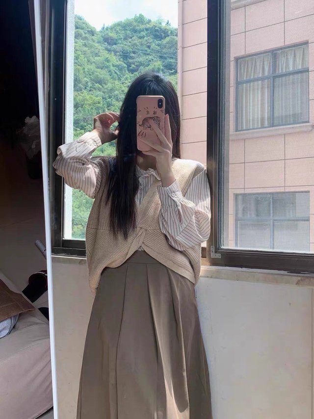 轻熟温柔风马甲衬衫 小裙子三件套来喽‼️