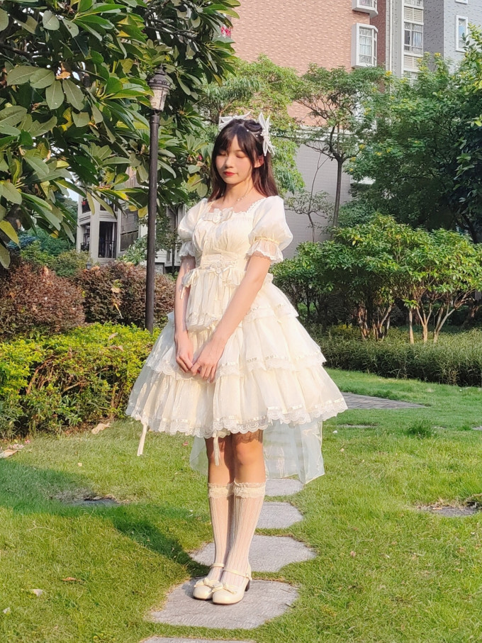 绵羊泡芙连衣裙
