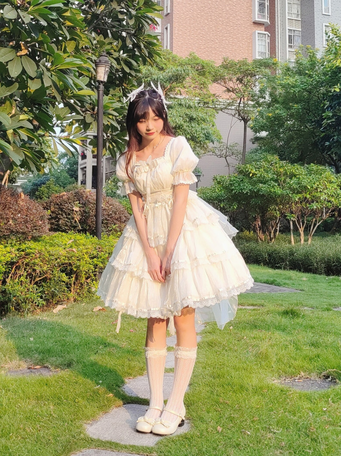 绵羊泡芙连衣裙