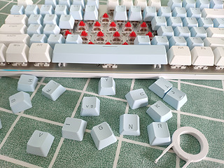 黑爵104键三模机械键盘，办公游戏两不误！