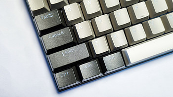 评测 篇八十三：机械键盘里的“无人区” 雷柏V700-8A多模游戏键盘 