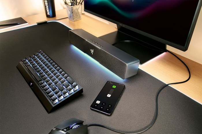 雷蛇发布  Leviathan V2 X 桌面条形音箱，14区域RGB灯效、双单元、蓝牙5.0