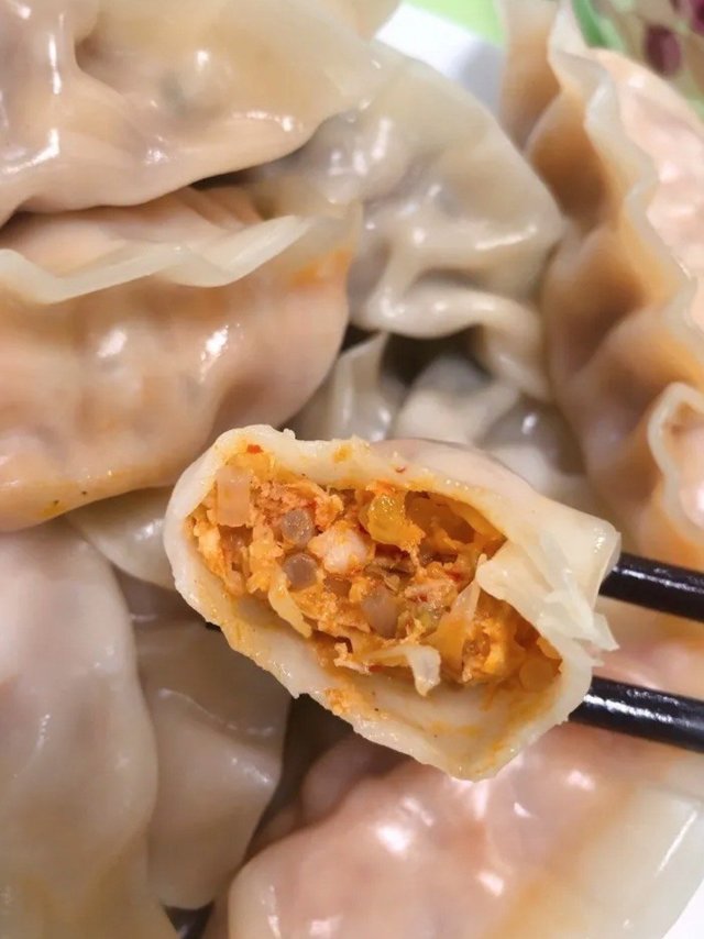 这饺子属牛的吧？！