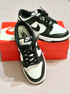 nike dunk low黑白熊猫