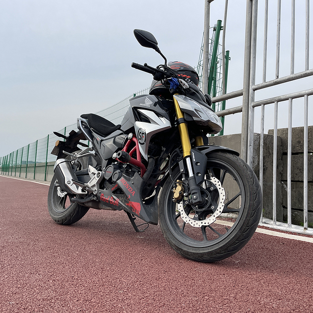 通勤神奇五羊本田CB190R