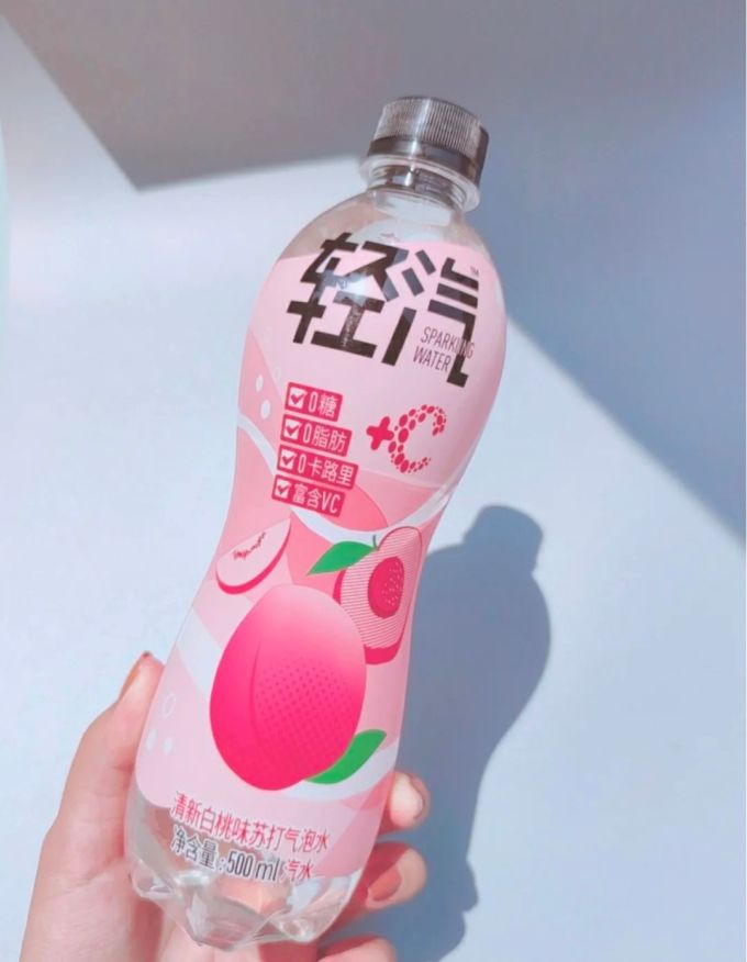 轻汽起泡饮用水