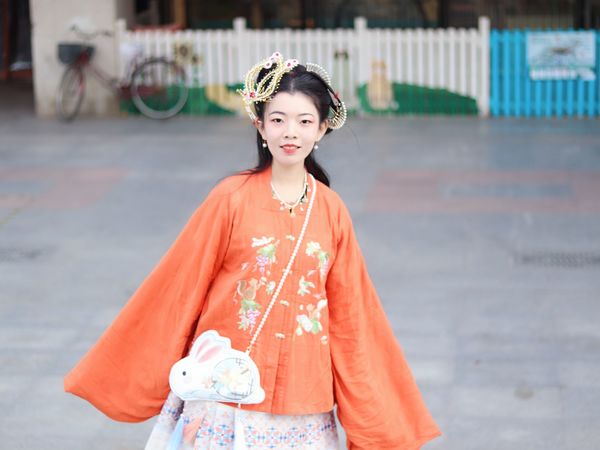 丰收的季节鸭！松鼠葡萄小方领