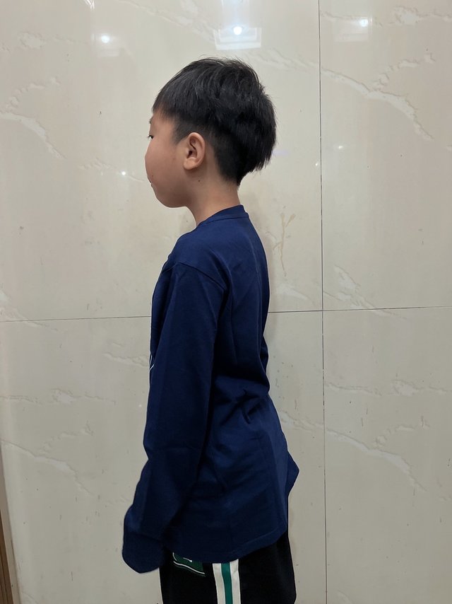 衣服面料很舒服！现在买很划算哟！哈哈。很