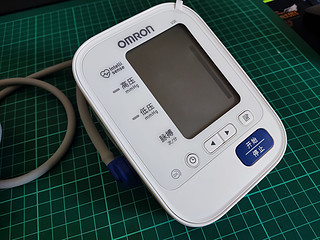家有老人，必备血压仪一个——欧姆龙U30