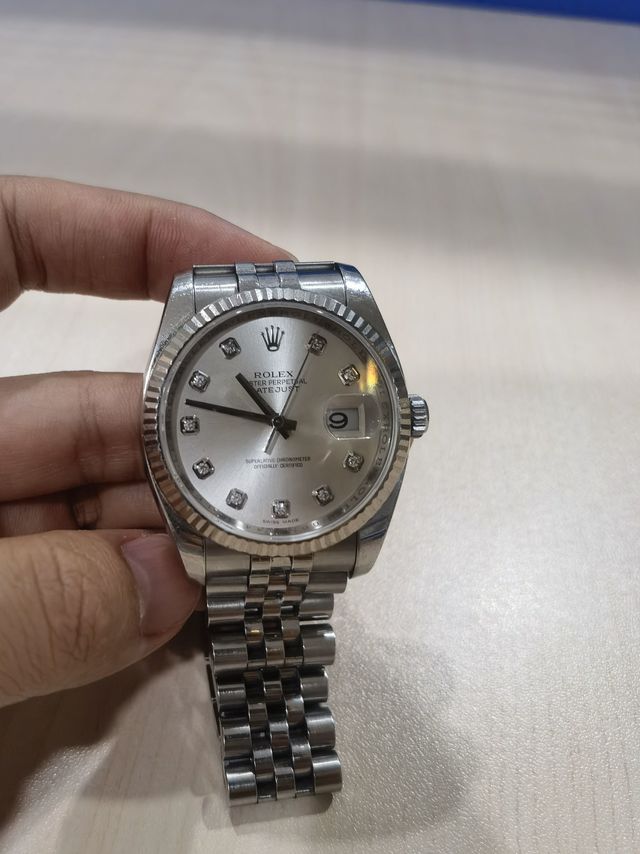 ​听说劳力士保值，也不知道现在还值多少
