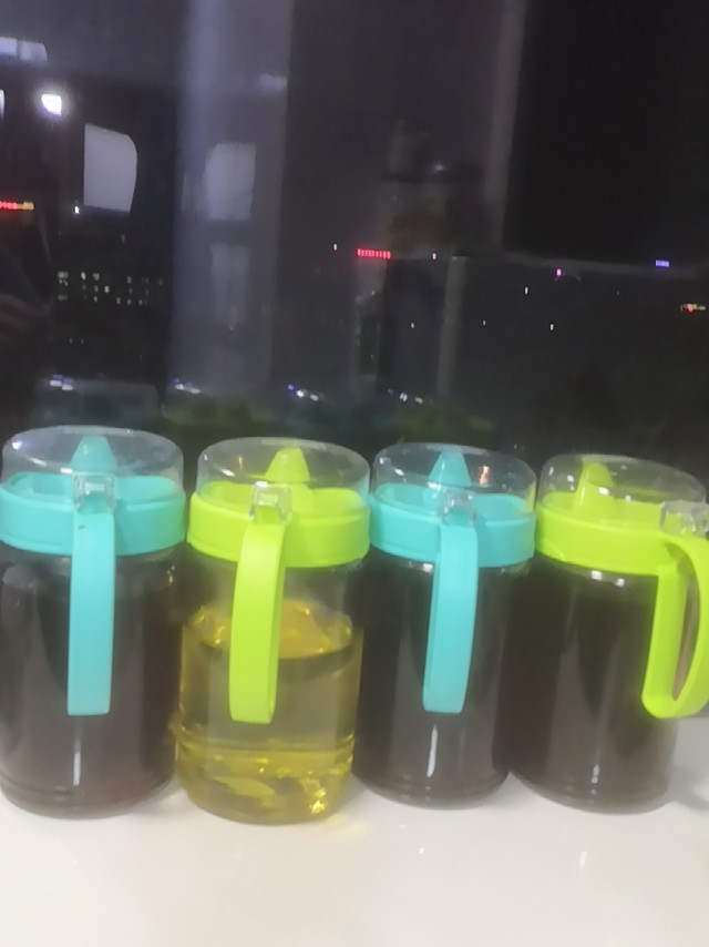 回购的，油壶质量很好，推荐购买