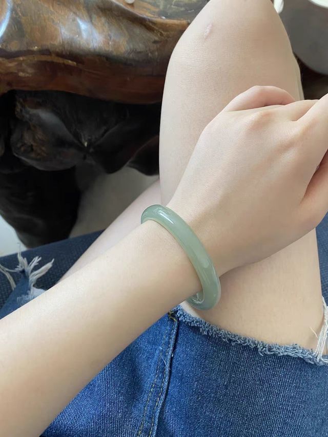 冰冰透透的晴水镯，爱惨了！