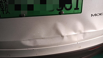 特斯拉ModelY“买车、用车、修车”全系列 篇七：特斯拉撞了尾门，售后报价一万多，看我如何花600元免喷漆修复