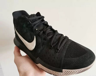 陪老詹夺冠的Nike欧文3