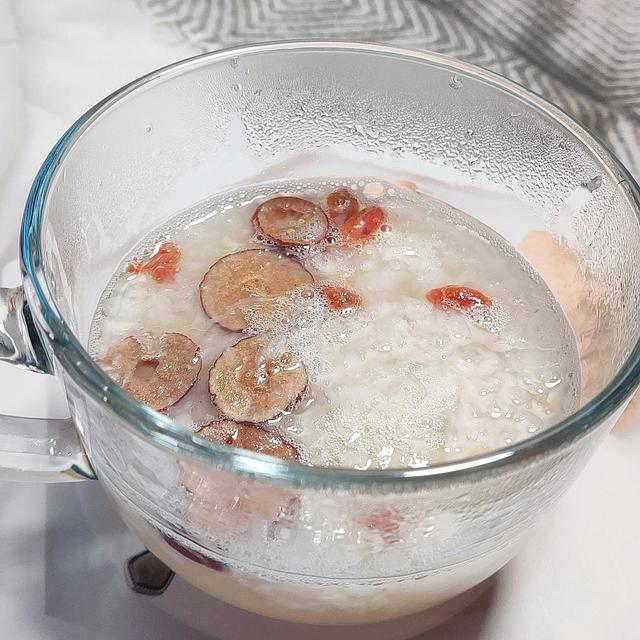 营养又健康，精致的早餐从一碗厘盏冻干银耳即食燕窝开始