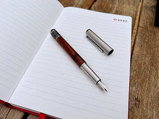 谁能拒绝一支设计绝佳的钢笔呢？