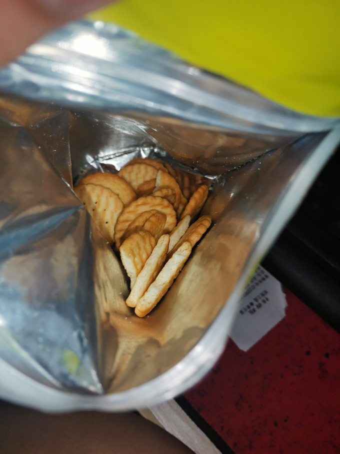 良品铺子饼干