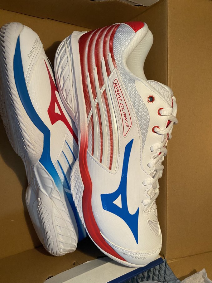 美津浓羽毛球鞋