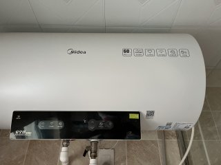 容量挺大的热水器