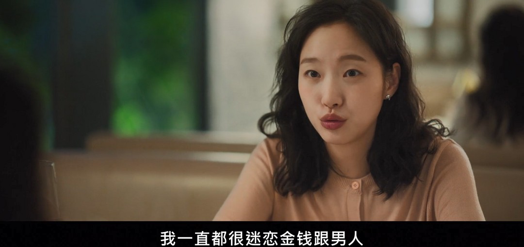 她曾被吐槽长得丑，如今却逆袭Netflix大女主！单眼皮的她到底凭啥？