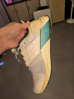 分体鞋舌的ultraboost