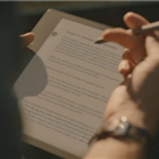 亚马逊发布新款电子书 Kindle Scribe，搭配手写笔