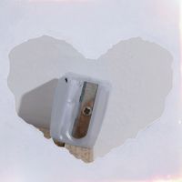 震惊！居然有人用削铅笔刀用来修眉笔