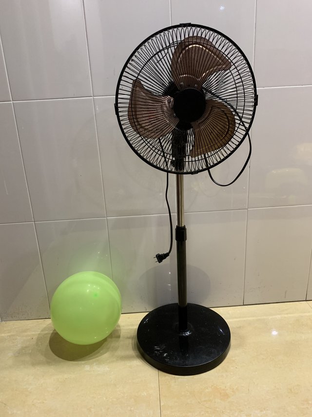 钻石牌落地扇，三片叶比五片的风还大