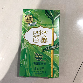 抹茶口味的夹心饼干棒