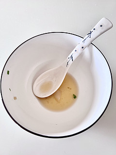 一碗小馄饨熟悉的老妈的味道，汤也一口不剩