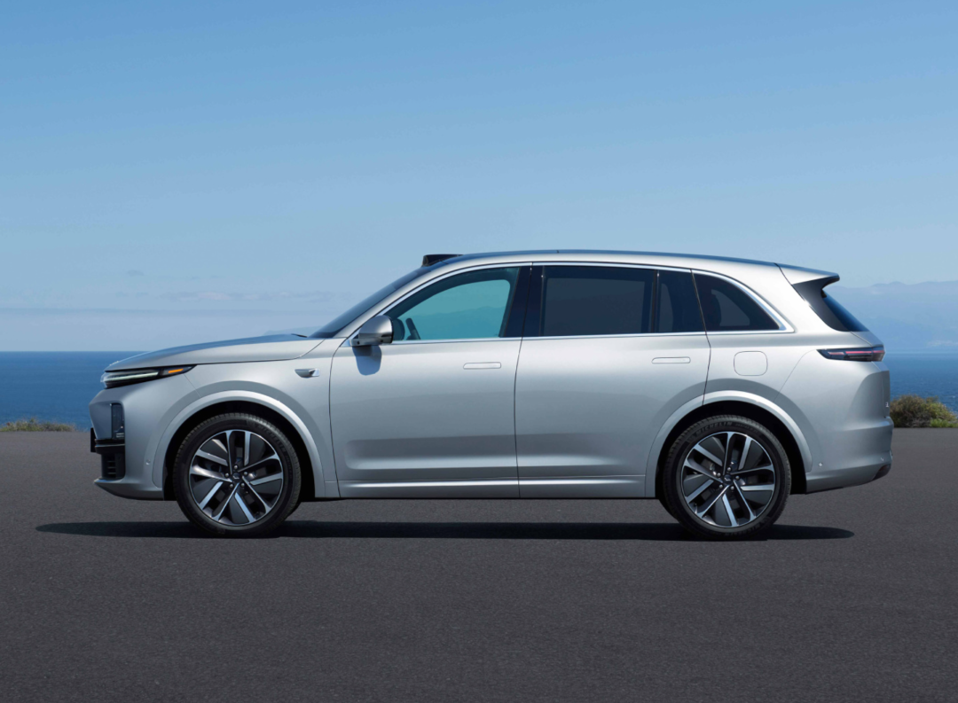 理想L7正式上市 售33.98万元起，定位5座中大型SUV