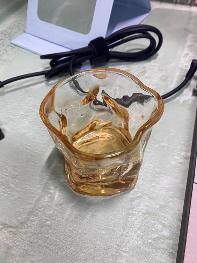 玻璃杯