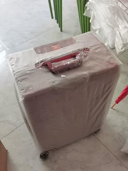 样式很潮，箱子质量相当好