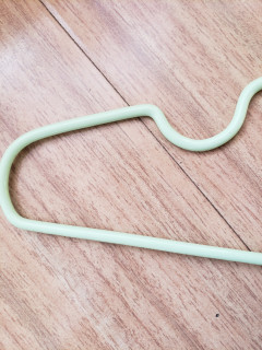 茶花浸塑衣架不易生锈钢丝晒衣架