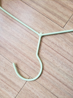 茶花浸塑衣架不易生锈钢丝晒衣架