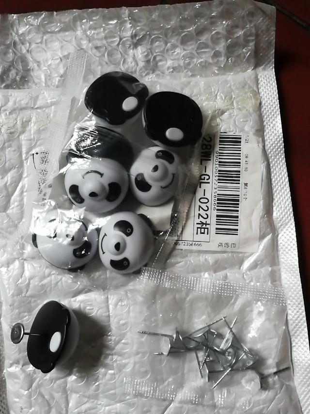 已经收到了，物品还不错，试了一个钉子还稳