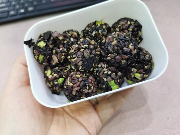 孩纸爱吃的紫菜芝麻碎