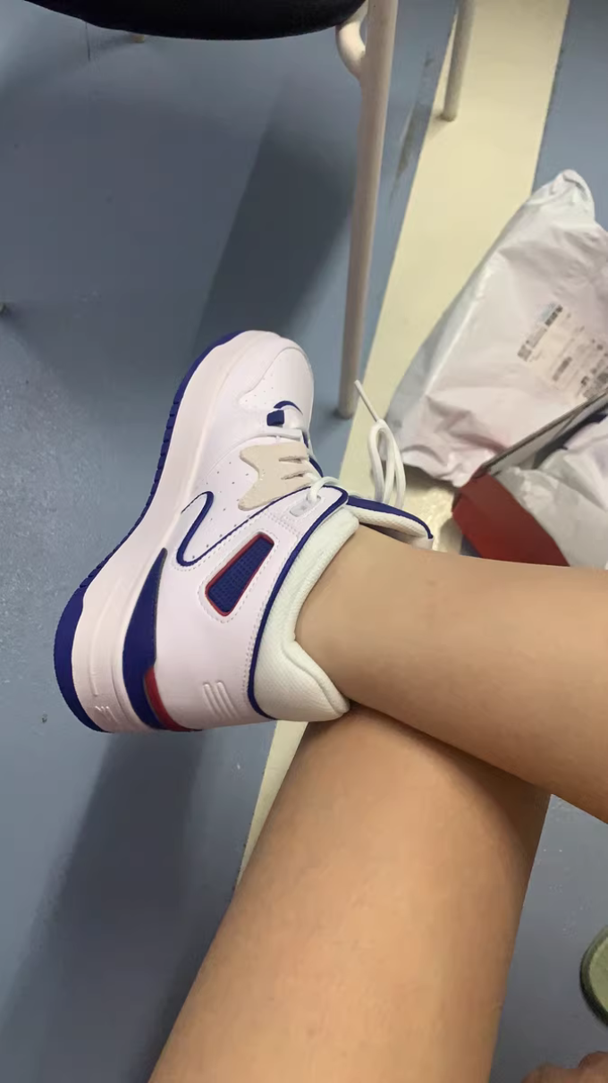 休闲运动鞋