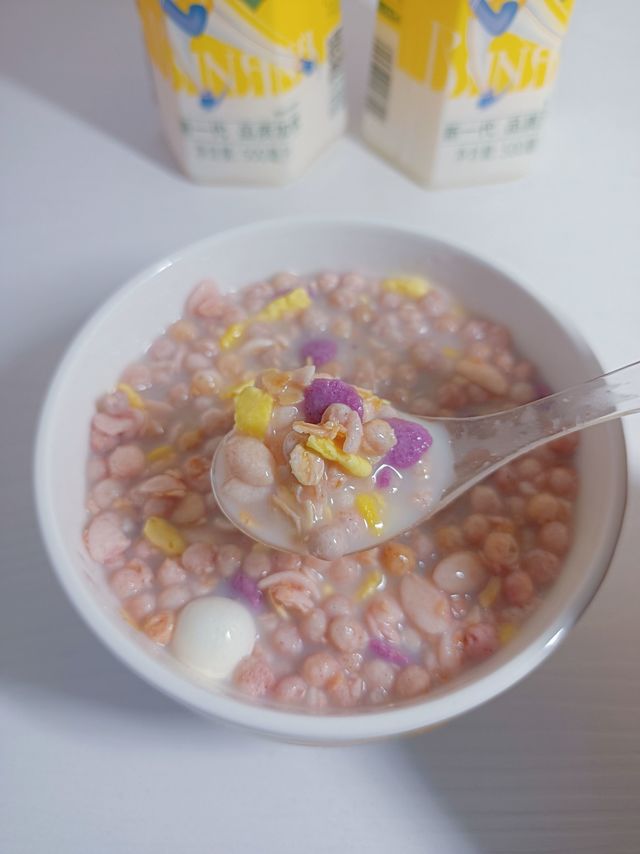 今日份的早餐，香蕉牛奶❌麦片